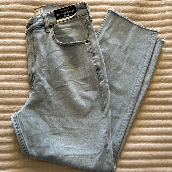 NWT, Abercrombie & Fitch Curve Love The Ankle Straight Ultra High Rise Jeans, 30 - Picture 11 of 11